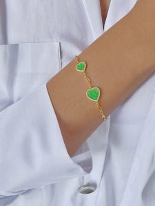 Les Favorites Pozłacana bransoletka z elementami ozdobnymi rozmiar: onesize. Zielone bransoletki Les Favorites, z cyrkonią, pozłacane. Za 165,99 zł.