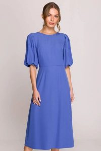 Elegancka sukienka koktajlowa z bufiastymi rękawami niebieska. Niebieskie sukienki Stylove, na imprezę, m, bez wzorów, z elastanu, eleganckie, bez kołnierzyka, bez ramiączek, midi, dopasowane. Za 439,00 zł.