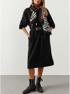 LA Angels Sukienka w kolorze czarnym rozmiar: L. Czarne sukienki LA Angels, l, bez wzorów, bez kołnierzyka, bez ramiączek, midi. Za 179,22 zł.