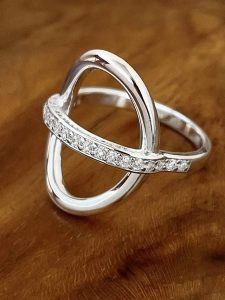 Eclat d'Argent Srebrny pierścionek z cyrkoniami rozmiar: 54. Szare pierścionki Eclat d'Argent, z cyrkonią, srebrne. Za 175,95 zł.