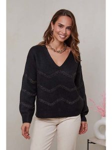 Soft Cashmere Sweter w kolorze czarnym rozmiar: 38/40. Czarne swetry oversize Soft Cashmere, bez wzorów, z kaszmiru, bez ramiączek. Za 116,61 zł.