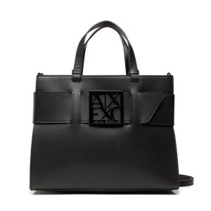 Torebka Armani Exchange. Czarne torebki klasyczne Armani Exchange, bez wzorów, bez dodatków. Za 673,99 zł.