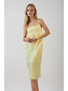 Monki Sukienka w kolorze żółtym rozmiar: 42. Żółte sukienki Monki, na co dzień, bez wzorów, bez kołnierzyka, bez ramiączek, midi, proste. Za 60,99 zł.
