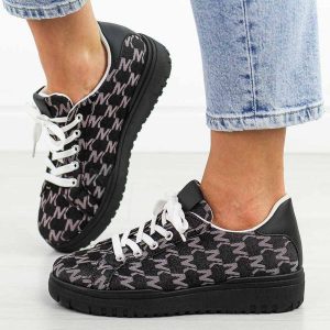 Czarne sportowe buty damskie McBraun 23362. Czarne buty sportowe McBraun, na lato, bez wzorów, z tkaniny, bez zapięcia, na fitness i siłownię. Za 99,00 zł.