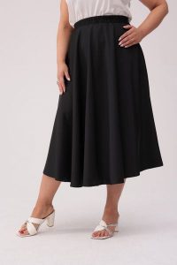 Czarna spódnica Aurora - satynowy blask PLUS SIZE XXL. Czarne spódnice Moda Size Plus Iwanek, na co dzień, plus size, bez wzorów, z satyny, eleganckie, plus size, mini. Za 229,90 zł.