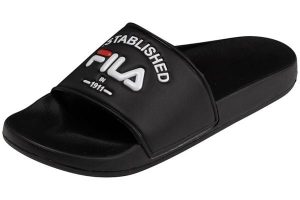 Klapki basenowe damskie Fila Baywalk '23 wsuwane. Czarne klapki Fila, bez wzorów, z materiału, bez obcasa. Za 79,49 zł.