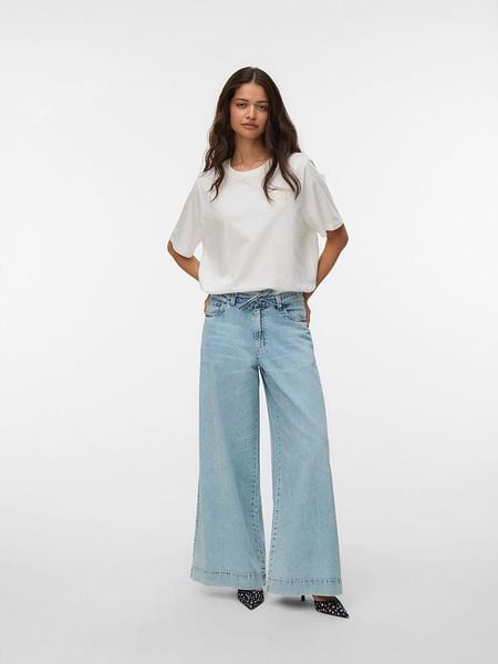 Vero Moda Dżinsy - Comfort fit - w kolorze błękitnym rozmiar: W25/L30. Niebieskie jeansy Vero Moda, bez wzorów, z bawełny, z podwyższonym stanem. Za 106,38 zł.