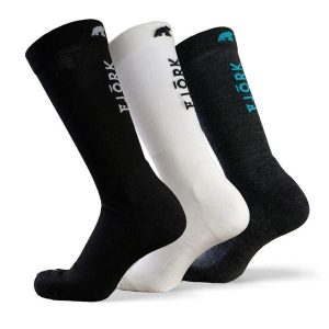 Skarpety Fresh Cut - zestaw 3 par. Białe skarpetki FJORK MERINO, bez wzorów, z elastanu. W wyprzedaży za 189,00 zł.