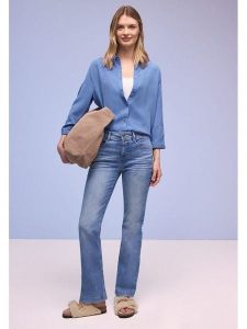 Street One Koszula w kolorze błękitnym rozmiar: 44. Niebieskie koszule Street One, bez wzorów, z lyocellu, bez kołnierzyka, bez ramiączek. Za 164,02 zł.