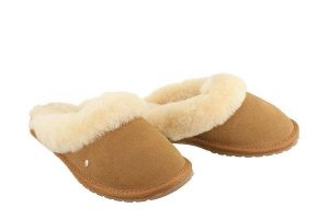 EMU AUSTRALIA W10015 JOLIE chestnut, kapcie/klapki damskie. Brązowe kapcie EMU Australia, bez wzorów, ze skóry. Za 297,41 zł.