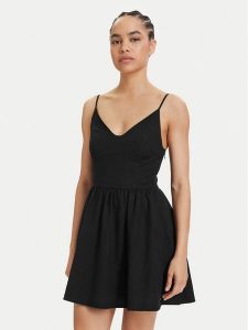 Tommy Jeans Sukienka letnia Skater DW0DW22345 Czarny Slim Fit. Czarne kombinezony Tommy Jeans, na lato, xl, bez wzorów, z jeansu, bez kołnierzyka, bez ramiączek. Za 489,99 zł.