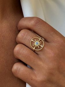 DI GIORGIO Pozłacany pierścionek ze spinelem rozmiar: 58. Żółte pierścionki DI GIORGIO, z spinelem, pozłacane. Za 144,24 zł.