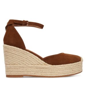 Espadryle BOSS. Brązowe espadryle Boss, bez wzorów, bez obcasa. Za 799,99 zł.