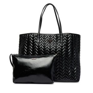 Torebka Guess. Czarne shopper bag Guess, z aplikacjami, bez dodatków. Za 719,99 zł.