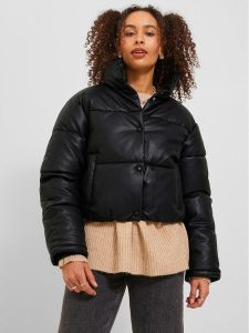 JJXX Kurtka zimowa 12236383 Czarny Regular Fit. Czarne kurtki JJXX, na zimę, l, bez wzorów, ze skóry, bez kaptura. Za 239,99 zł.