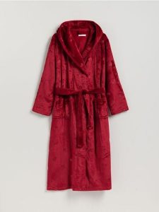 Szlafrok z paskiem - czerwony. Czerwone szlafroki Reserved, l, bez wzorów, z dzianiny, bez kaptura. Za 149,99 zł.