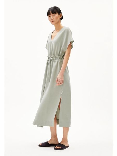 Armedangels Sukienka "Maaholina" w kolorze miętowym rozmiar: M. Zielone sukienki ARMEDANGELS, na imprezę, m, bez wzorów, z wiskozy, klasyczne, bez kołnierzyka, bez ramiączek, maxi. Za 247,99 zł.