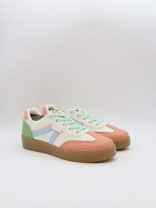 Bellucci Sneakersy w kolorze beżowym ze wzorem rozmiar: 40. Białe trampki Bellucci, bez wzorów, bez zapięcia. Za 135,49 zł.