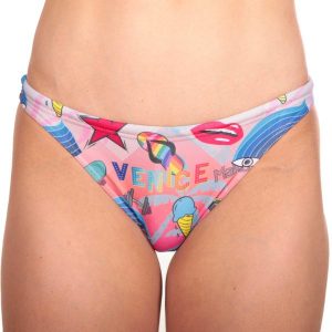 Figi do kostiumów kąpielowych dla kobiet Mako Sunkissed. Czerwone figi MAKO, bez wzorów. Za 191,50 zł.