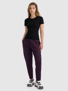 4F Spodnie dresowe damskie - fioletowe XS. Fioletowe spodnie dresowe 4f, xs, bez wzorów, z dresówki. Za 189,99 zł.