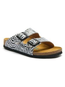 Comfortfusse Skórzane klapki w kolorze biało-czarnym rozmiar: 42. Białe klapki Comfortfüße, bez wzorów, z otwartym noskiem, bez obcasa. Za 260,99 zł.