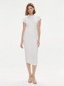Calvin Klein Sukienka letnia Q-Nova K20K206537 Biały Slim Fit. Białe kombinezony Calvin Klein, na lato, s, bez wzorów, z syntetyku, bez kołnierzyka, bez ramiączek. Za 589,99 zł.