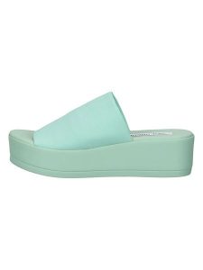 Steve Madden Klapki w kolorze zielonym rozmiar: 37. Zielone klapki Steve Madden, bez wzorów, z otwartym noskiem, bez obcasa. Za 109,78 zł.