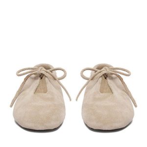 Półbuty GINO ROSSI. Brązowe półbuty Gino Rossi, bez wzorów, bez obcasa, na płaskiej podeszwie, bez zapięcia. Za 329,99 zł.