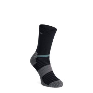 Skarpety biegowe Inov-8 Active High. Czarne skarpetki Inov-8, bez wzorów. Za 60,99 zł.