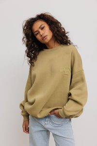 Bluza damska o kroju oversize z HAFTEM w kolorze LIMONKA - CRAFT-UNI. Zielone bluzy Marsala, m, bez wzorów, z bawełny, bez kaptura. Za 349,90 zł.