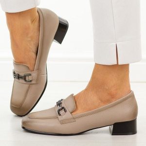 Beżowe skórzane półbuty damskie na obcasie Vinceza 39978. Brązowe czółenka VINCEZA, na jesień, z aplikacjami, z jeansu, bez obcasa, na obcasie, bez zapięcia. Za 219,00 zł.