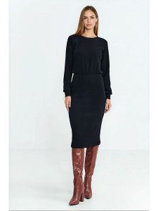 Nife Sukienka w kolorze czarnym rozmiar: 38. Czarne sukienki Nife, bez wzorów, bez kołnierzyka, bez ramiączek, midi. Za 158,84 zł.