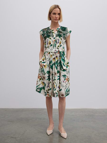 BGN Sukienka w kolorze biało-zielonym rozmiar: 38. Białe sukienki BGN, na imprezę, bez wzorów, z tkaniny, bez kołnierzyka, bez ramiączek, midi, rozkloszowane. Za 136,13 zł.