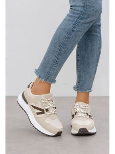 C'M Sneakersy w kolorze beżowym rozmiar: 37. Brązowe trampki C'M, bez wzorów, bez zapięcia. Za 134,95 zł.