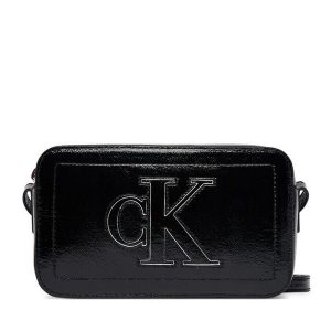 Torebka Calvin Klein. Czarne listonoszki Calvin Klein, bez wzorów, bez dodatków. Za 329,99 zł.