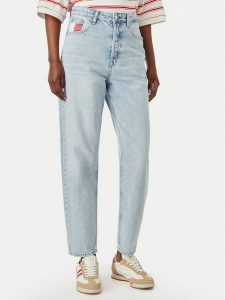 Tommy Jeans Jeansy DW0DW23467 Niebieski Mom Fit. Niebieskie jeansy Tommy Jeans, bez wzorów, z jeansu. Za 529,99 zł.