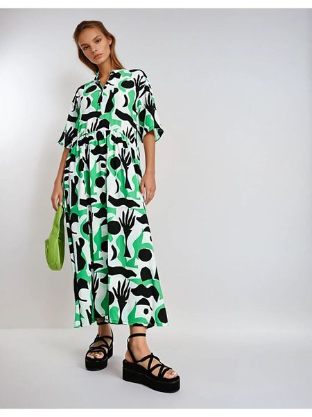 Monki Sukienka w kolorze zielono-biało-czarnym rozmiar: XS. Białe sukienki Monki, xs, bez wzorów, bez kołnierzyka, bez ramiączek, maxi. Za 52,30 zł.