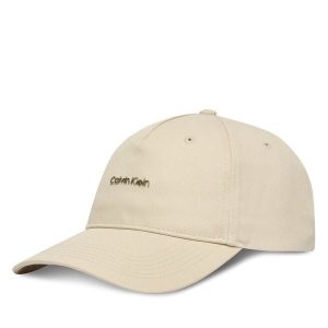 Czapka z daszkiem Calvin Klein. Brązowe czapki Calvin Klein, bez wzorów. Za 137,99 zł.