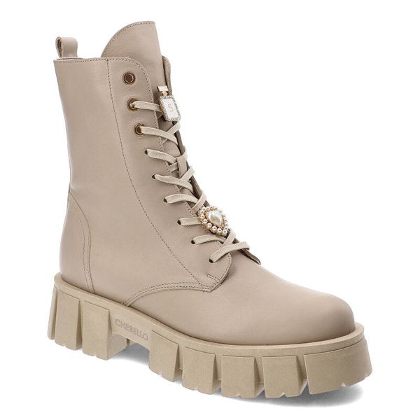 Beżowe Botki CheBello Modne Skórzane Buty Damskie. Brązowe botki CheBello, bez wzorów, ze skóry, bez obcasa, bez zapięcia. Za 469,00 zł.