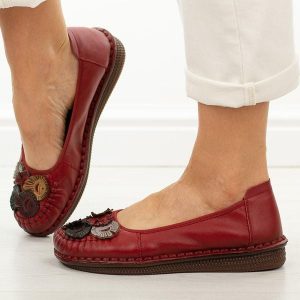 Czerwone skórzane półbuty damskie Potocki 15309. Czerwone półbuty POTOCKI, na jesień, bez wzorów, z jeansu, z okrągłym noskiem, bez obcasa, na płaskiej podeszwie, bez zapięcia. Za 219,00 zł.