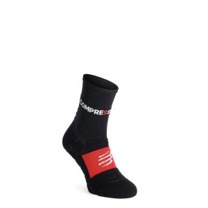 Skarpety biegowe Compressport Pro Racing Socks Winter Run. Czarne skarpetki Compressport, bez wzorów. Za 109,99 zł.