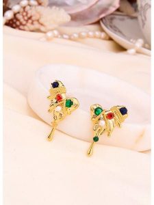 L'Atelier de Gaia Pozłacane kolczyki-wkrętki z perłami i cyrkoniami rozmiar: onesize. Białe kolczyki L'Atelier de Gaia, z cyrkonią, pozłacane. Za 43,99 zł.