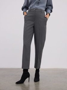 BGN Spodnie w kolorze antracytowym rozmiar: 38. Czarne spodnie z wysokim stanem BGN, bez wzorów, z materiału, z podwyższonym stanem. Za 153,34 zł.