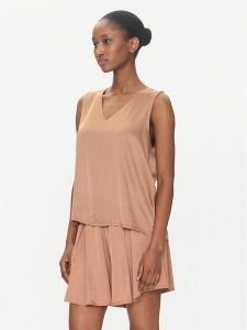 ViCOLO Bluzka TD0765 Brązowy Regular Fit. Brązowe bluzki ViCOLO, s, bez wzorów, z syntetyku, bez kołnierzyka, bez ramiączek. Za 139,99 zł.