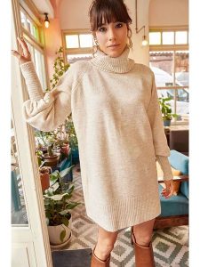 Olalook Sukienka dzianinowa w kolorze beżowym rozmiar: onesize. Brązowe sukienki Olalook, bez wzorów, z dzianiny, bez kołnierzyka, bez ramiączek, mini. Za 96,37 zł.