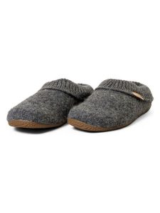 Living Kitzbühel Kapcie "Horn" w kolorze antracytowym rozmiar: 40. Szare kapcie Living Kitzbühel, bez wzorów, z materiału. Za 244,95 zł.