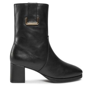 Botki Gabor. Czarne botki Gabor, bez wzorów, bez obcasa, na słupku, bez zapięcia. Za 599,99 zł.