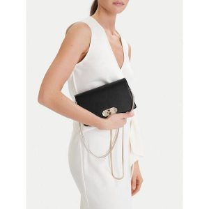 Torebka Nine West. Czarne torebki klasyczne Nine West, bez wzorów, bez dodatków. Za 219,99 zł.