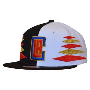 Czapka z daszkiem Mitchell & Ness NBA Diamond Los Angeles -HHSS1093-LACYYPPPBKWH. Białe czapki MITCHELL & NESS, bez wzorów, sportowe. Za 89,00 zł.