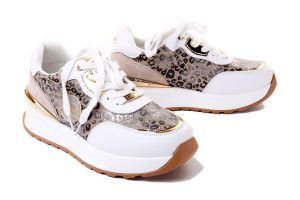 GOE LL2N4070 white/gold, półbuty sportowe damskie. Białe półbuty Goe, bez wzorów, ze skóry, bez obcasa, na koturnie, bez zapięcia. Za 224,94 zł.
